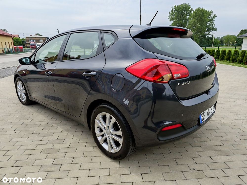 Kia Ceed - 4