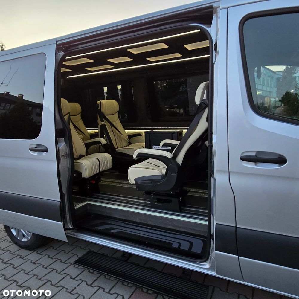 Mercedes-Benz Sprinter - 11