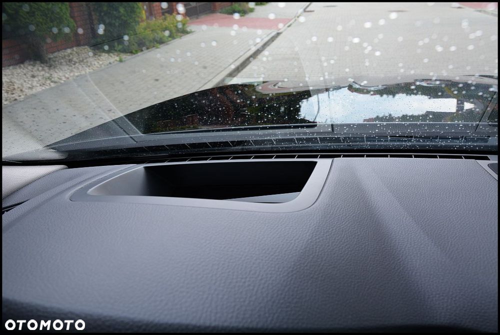 BMW Seria 5 520d - 28