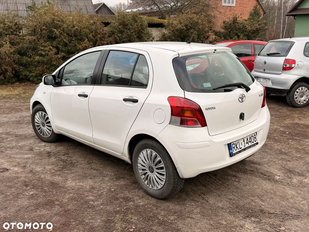 Toyota Yaris - 4