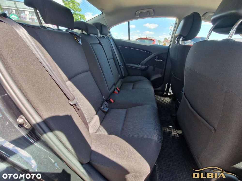 Toyota Avensis - 17