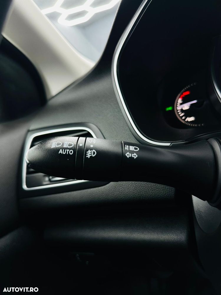 Renault Megane ENERGY TCe 130 LIMITED - 26