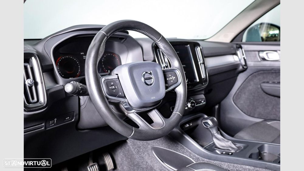Volvo XC 40 1.5 T3 Momentum Plus — fotografia 10