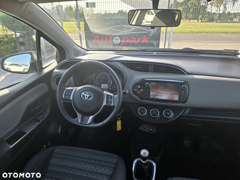 Toyota Yaris 1.0 Premium - 34