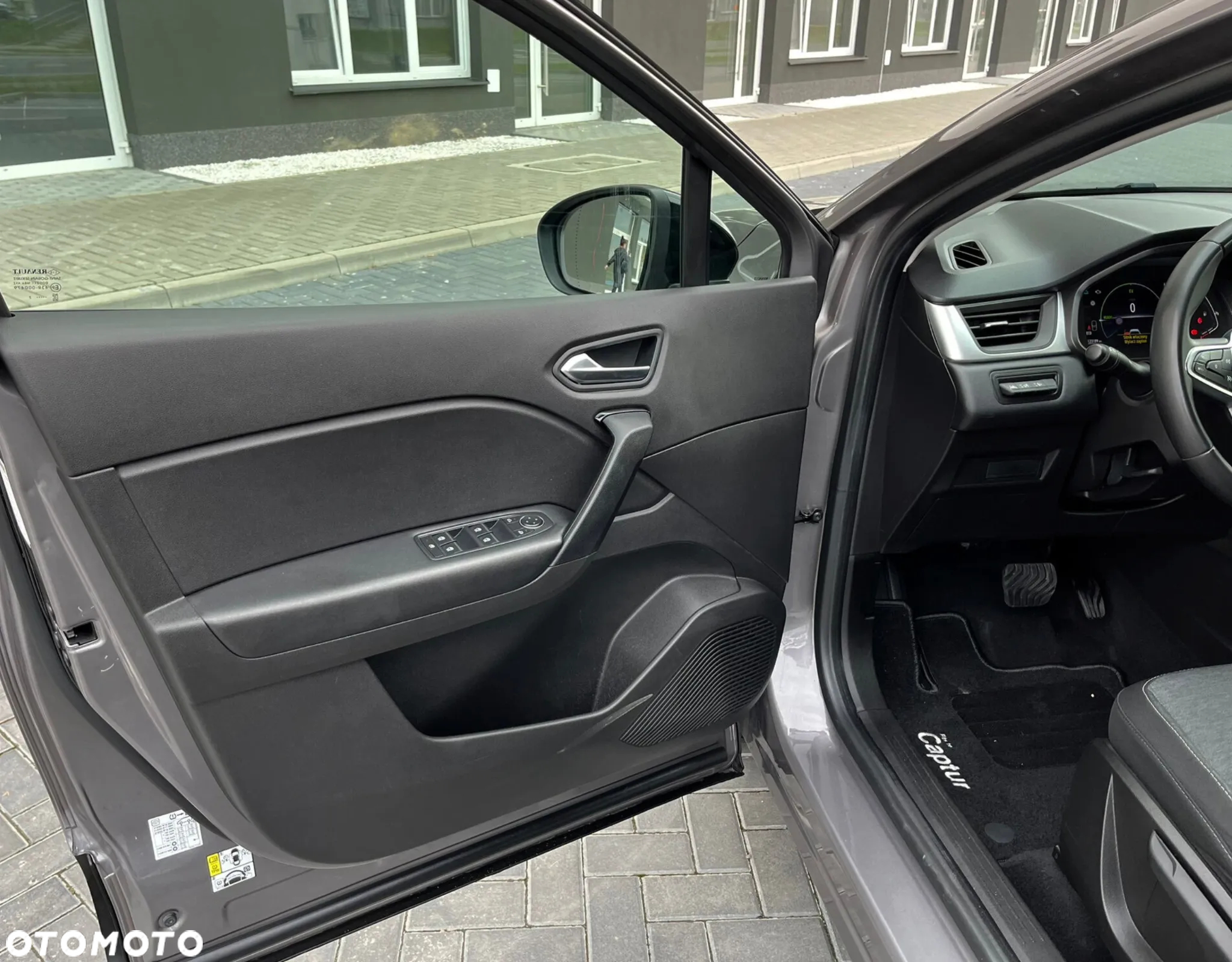 Renault Captur 1.6 E-TECH Full Hybrid 145 Techno - 18