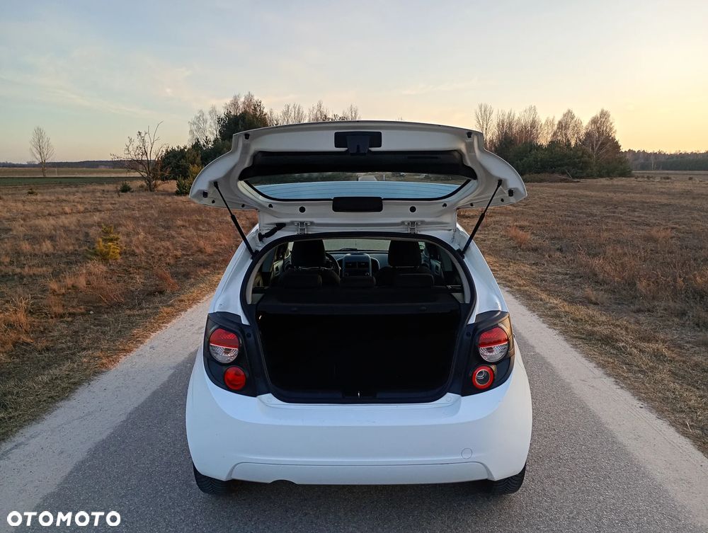 Chevrolet Aveo 1.2 LT - 20