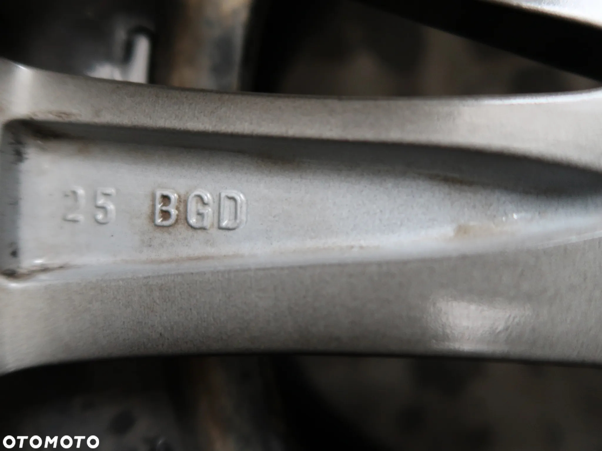 273 Felga Aluminiowa Lexus RX NX 8,5x20et25 - 5