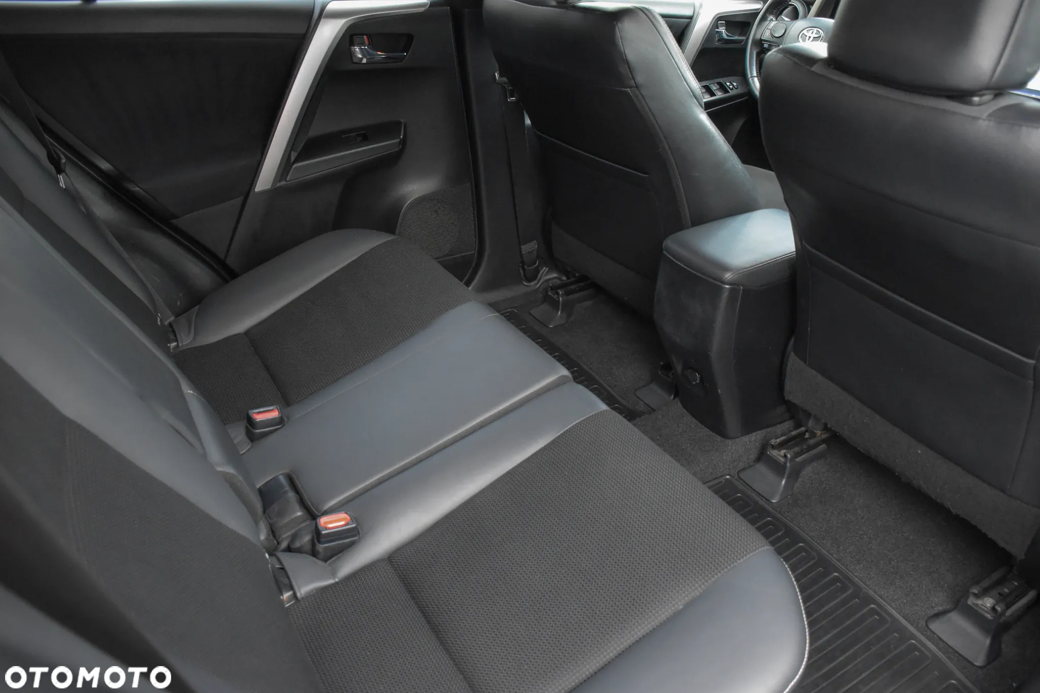 Toyota RAV4 2.0 D-4D Premium 4x2 - 33
