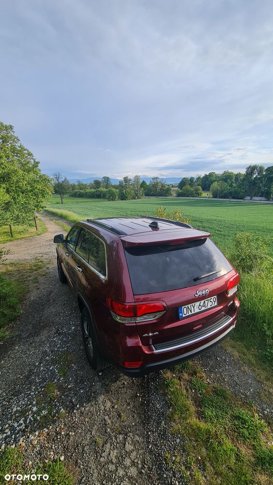 Jeep Grand Cherokee - 25