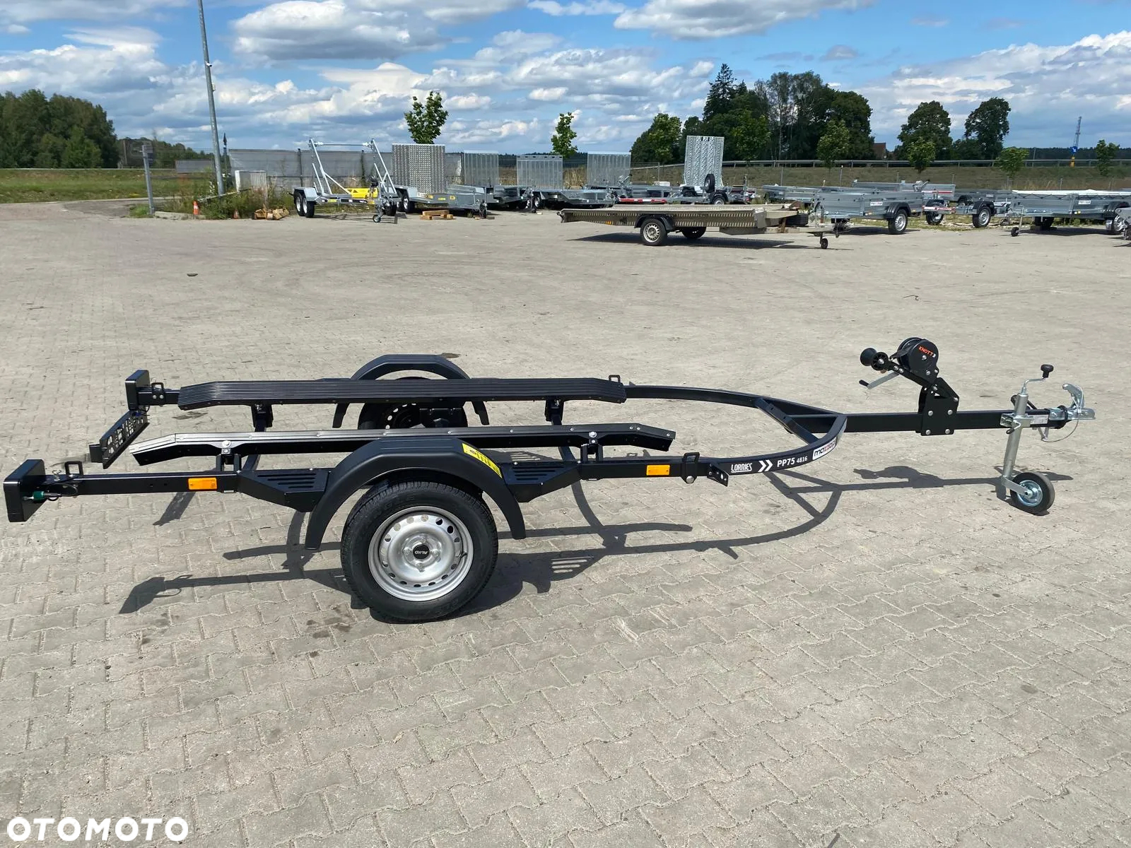 Lorries DOSTAWA! Przyczepka PP75-4816 wym. 373x158cm do transportu skutera wodnego, LAKIEROWANA CZARNA Lampy LED, DMC 750kg, kat.B - 13