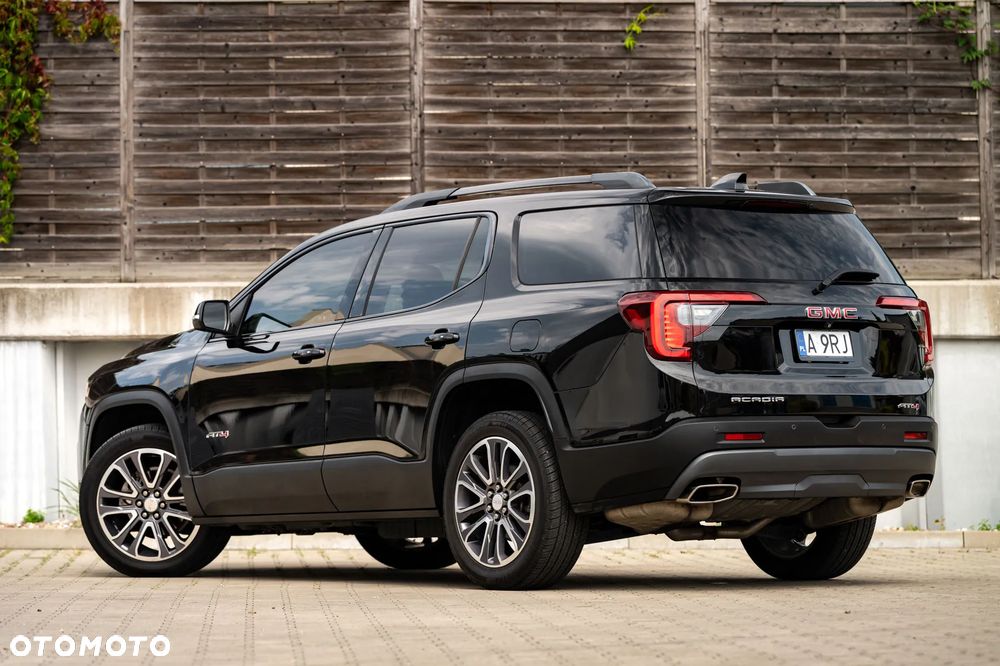 GMC Acadia - 8