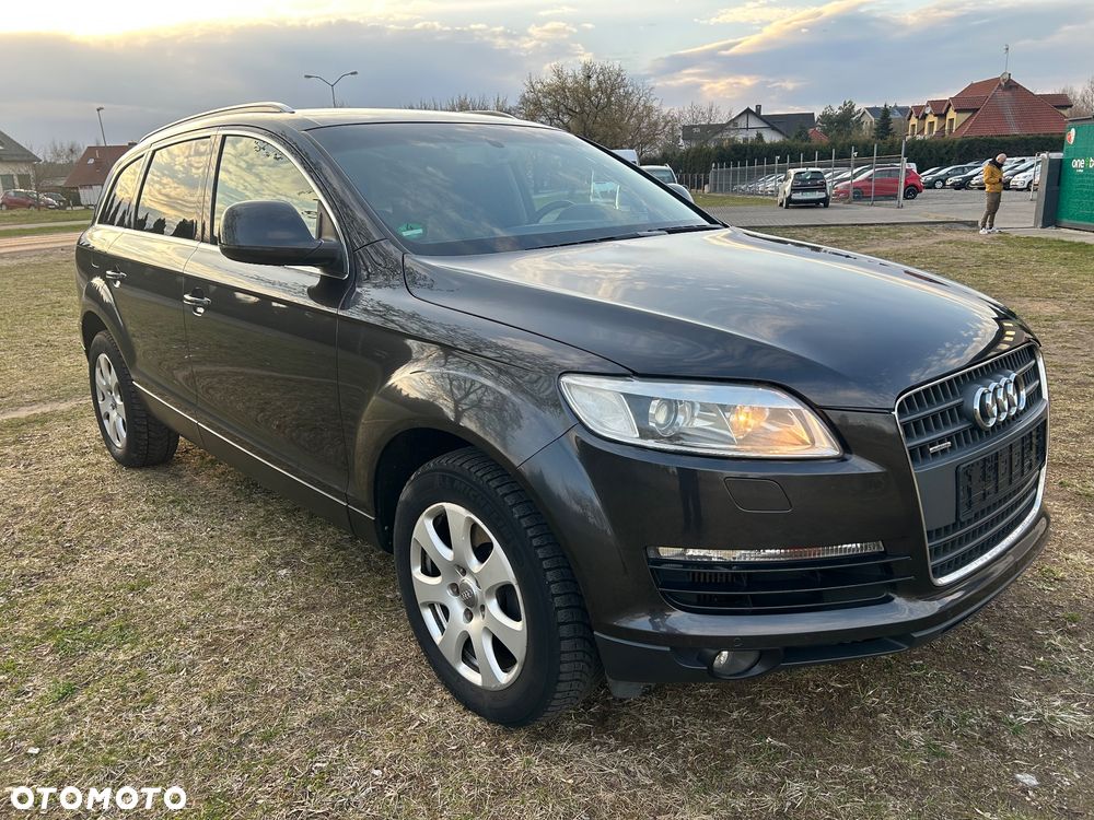 Audi Q7 - 1