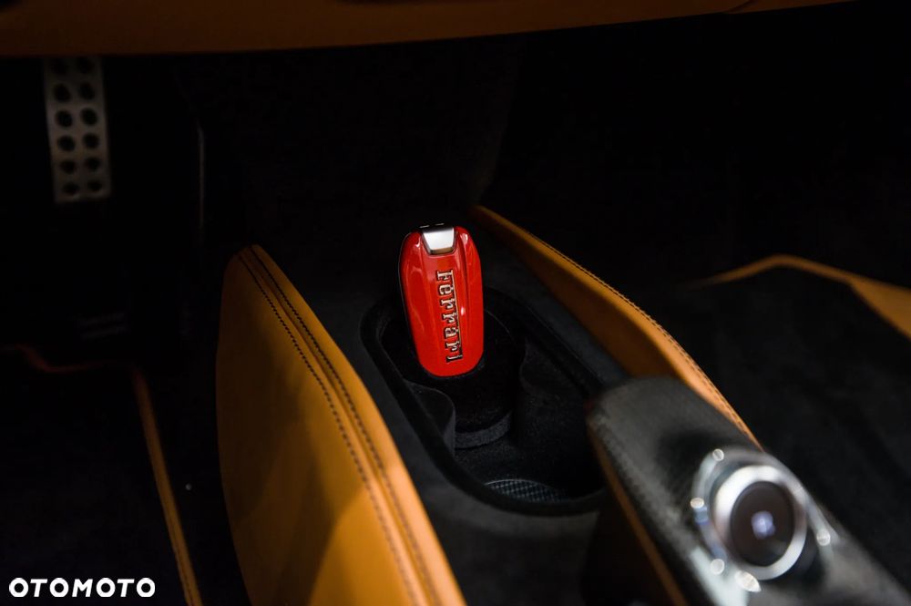 Ferrari F8 Spider Standard - 27