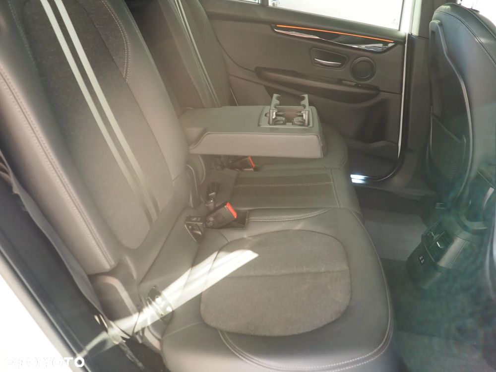 BMW Seria 2 218d M Sport - 37