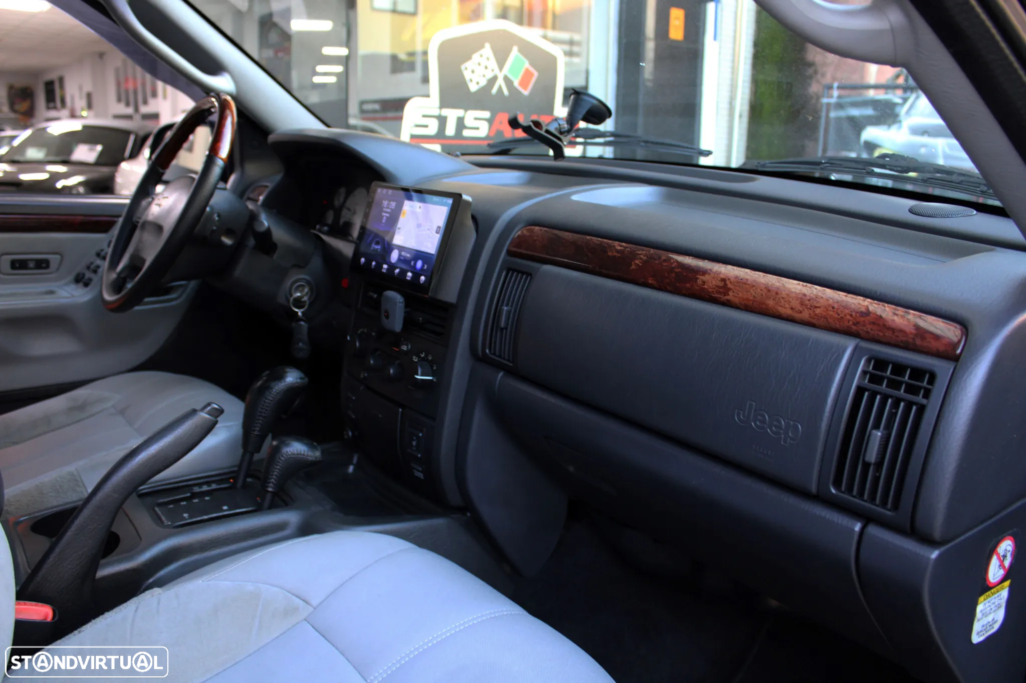 Jeep Grand Cherokee 2.7 CRD Overland - 28