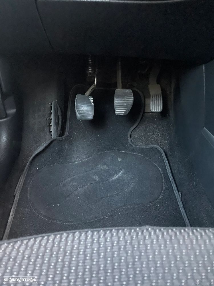 Peugeot 207 SW 1.6 HDi Outdoor - 20