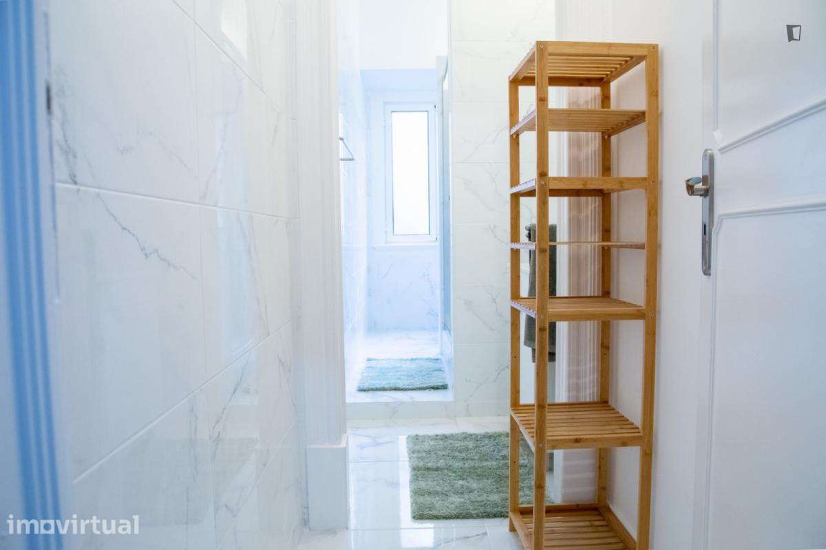 Quarto - localizado em Marquês de Pombal Lisbon - Grande imagem: 5/8