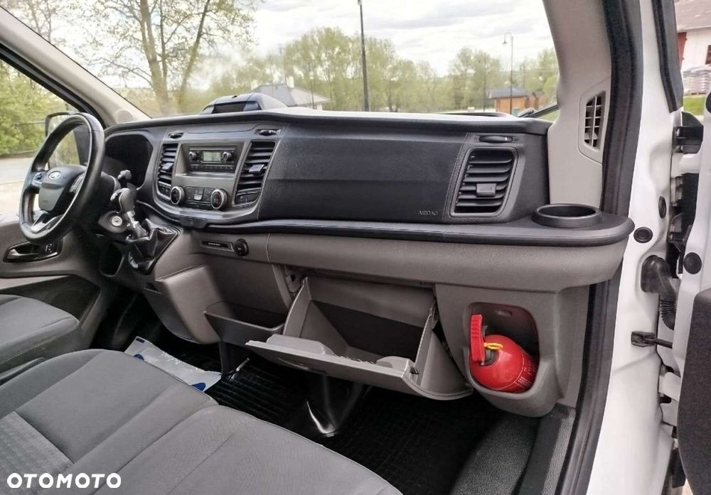 Ford Transit - 24
