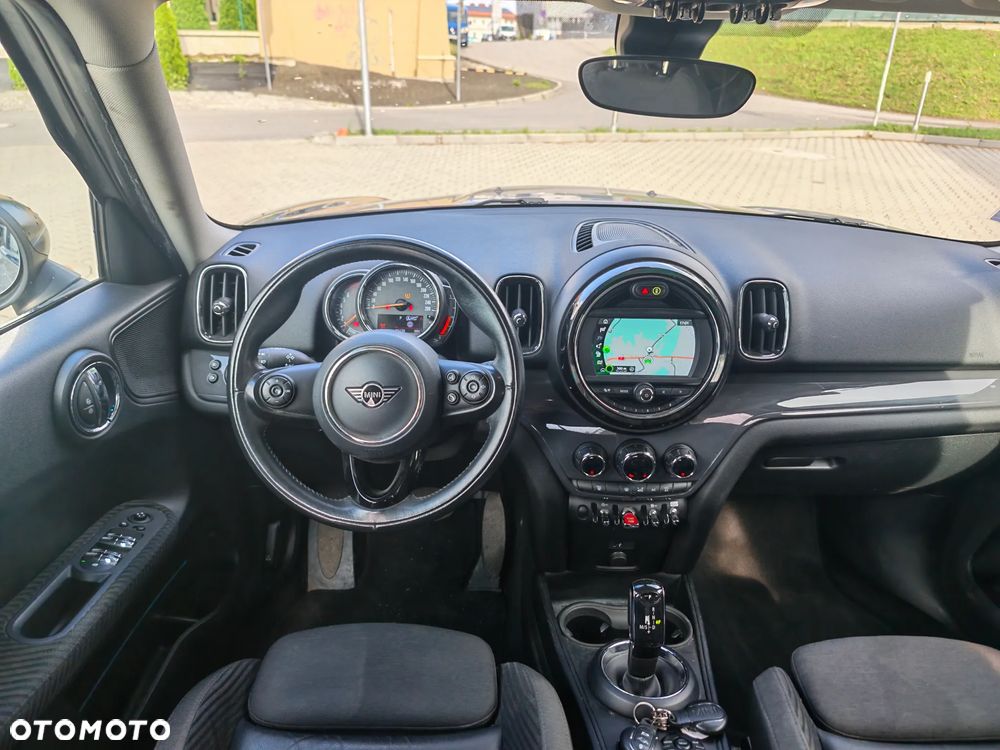 MINI Countryman Cooper Essential Trim - 15