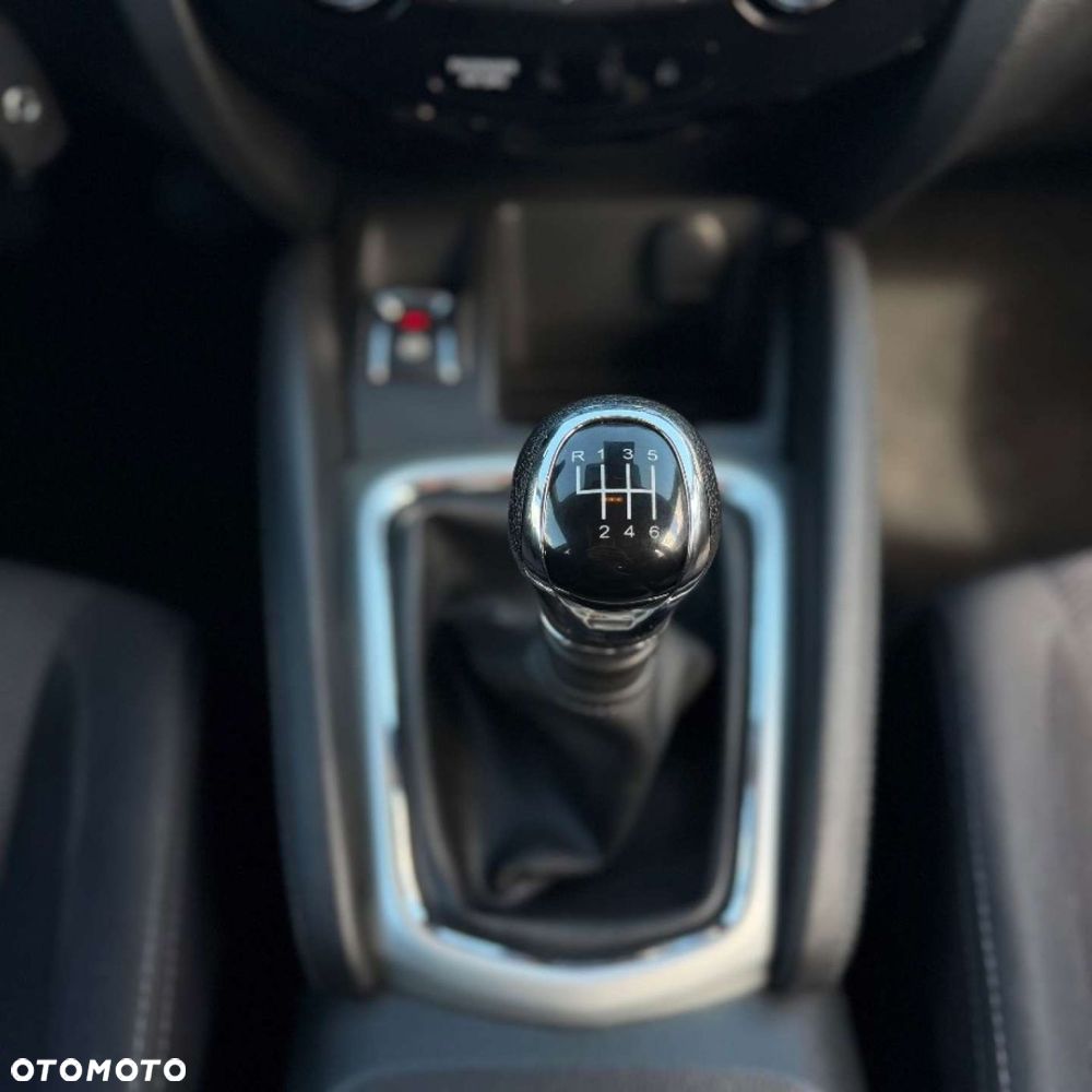 Nissan Qashqai - 25