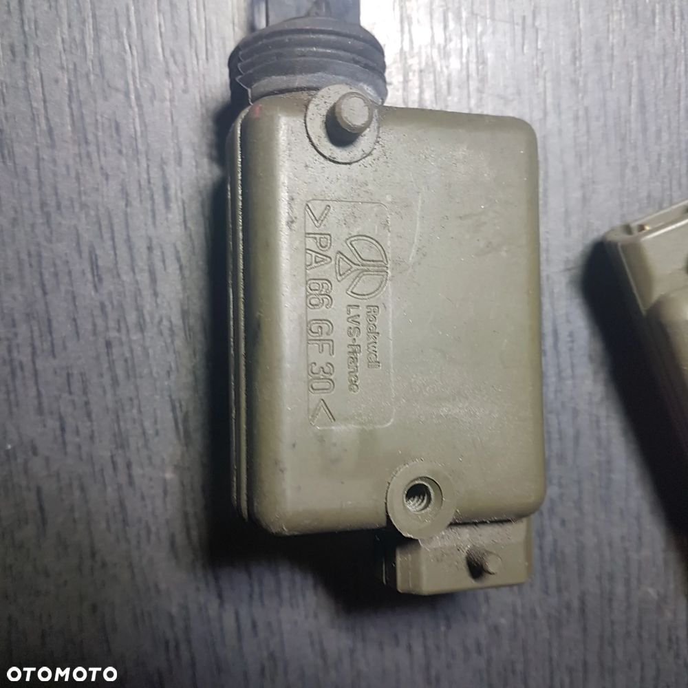 zamek 198 siłownik centralny 98 drzwi tylna klapa aixam 400 500  ligier a721 a741 city crossline ixo ixtoo js 50 mam wszystko do nich - 16