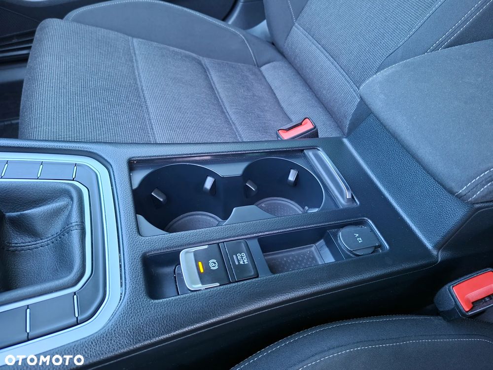 Volkswagen Passat - 26