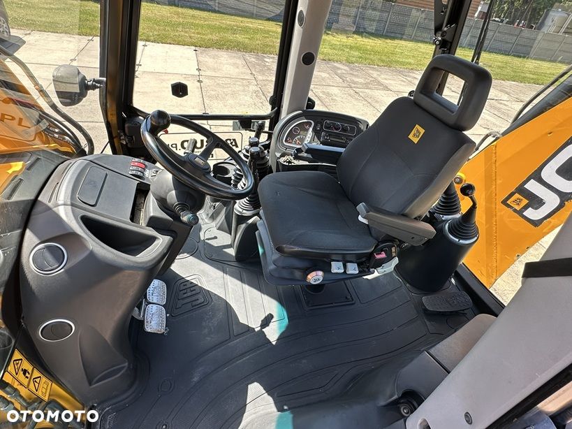 JCB 4CX ECO - 24