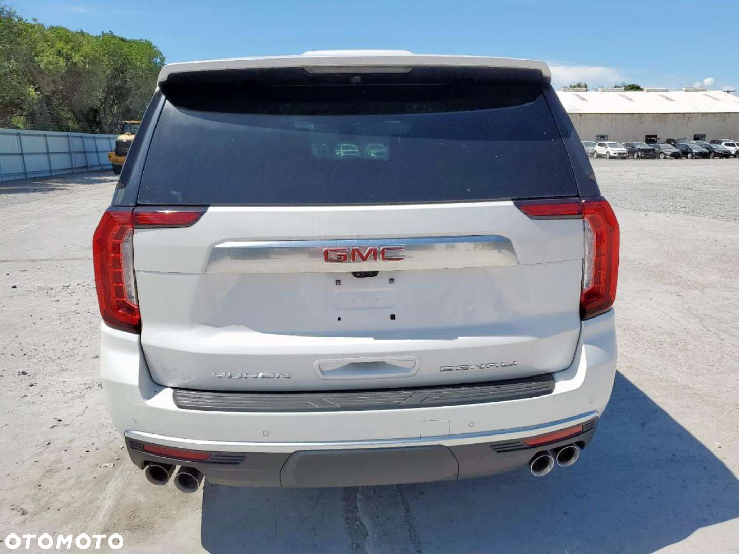 GMC Yukon - 3