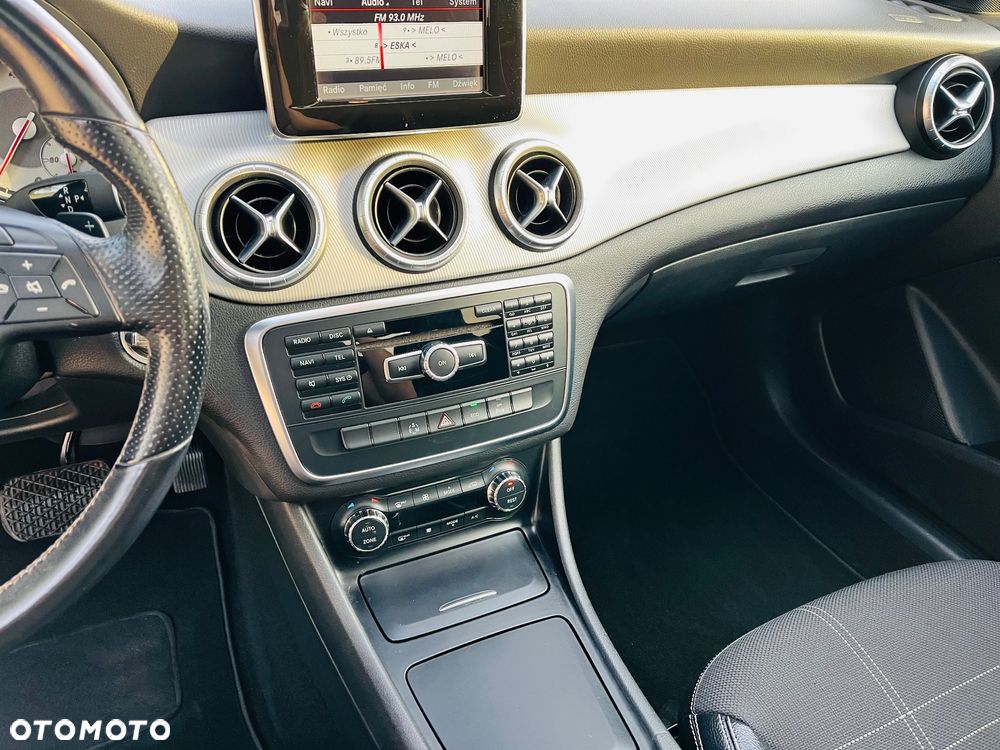 Mercedes-Benz CLA 220 d 7G-DCT Urban - 18