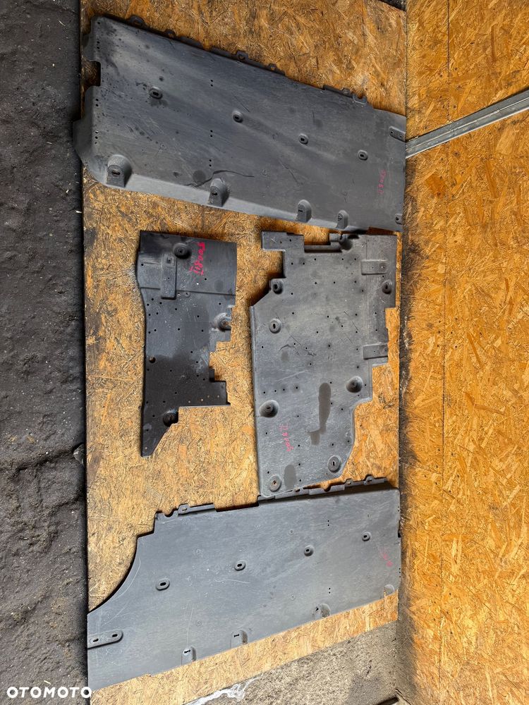 Osłony podwozia Peugeot 5008 II