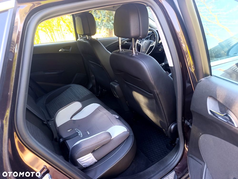 Opel Astra 1.4 T Cosmo EU6 - 11