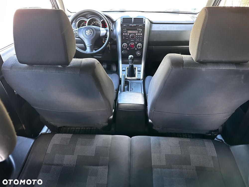 Suzuki Grand Vitara 1.6 De luxe - 31