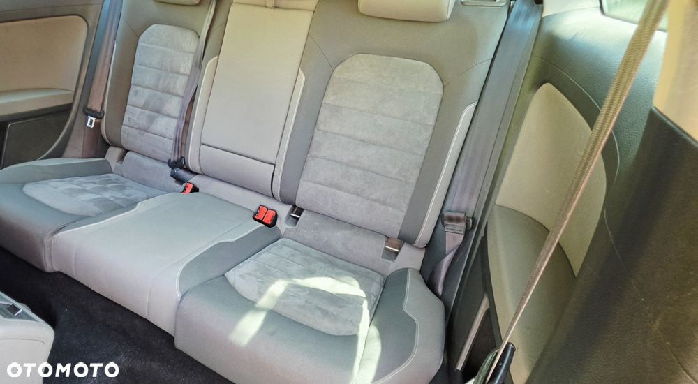 Volkswagen Golf - 10