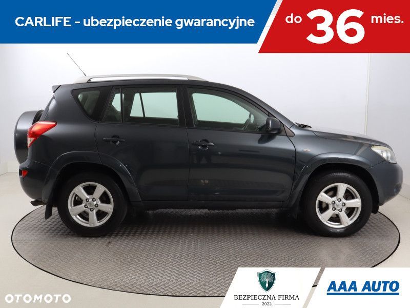 Toyota RAV4 - 8