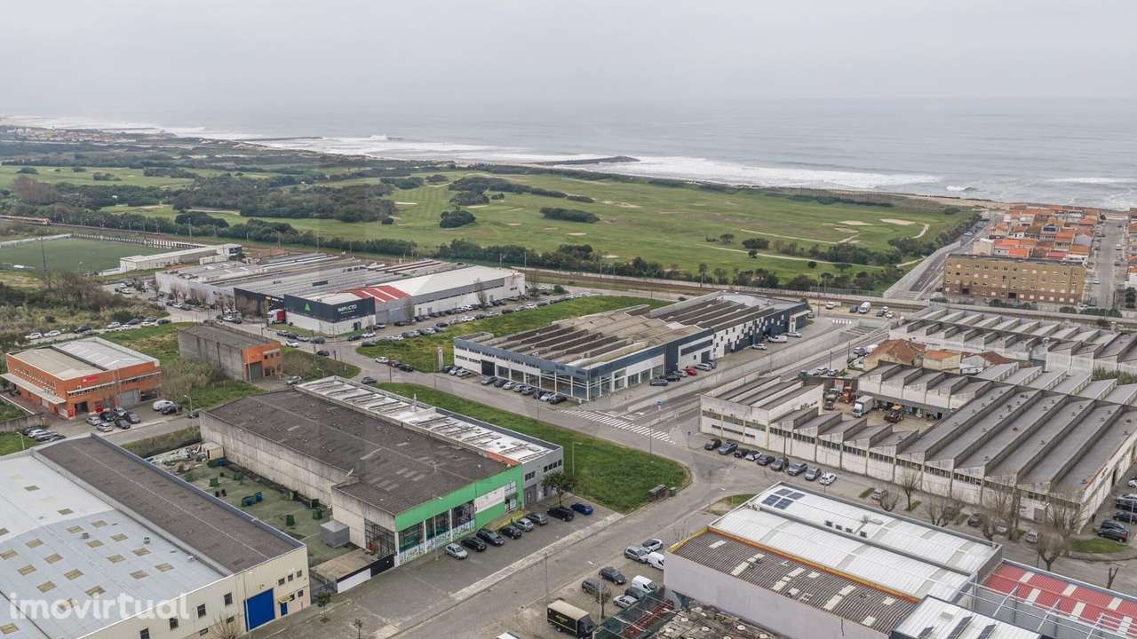 Edifício Comercial e Industrial com 1.584 m2 em Espinho (Silvalde) - Grande imagem: 2/27
