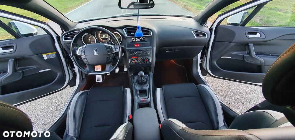 Citroën DS4 HDi 115 Chic - 15