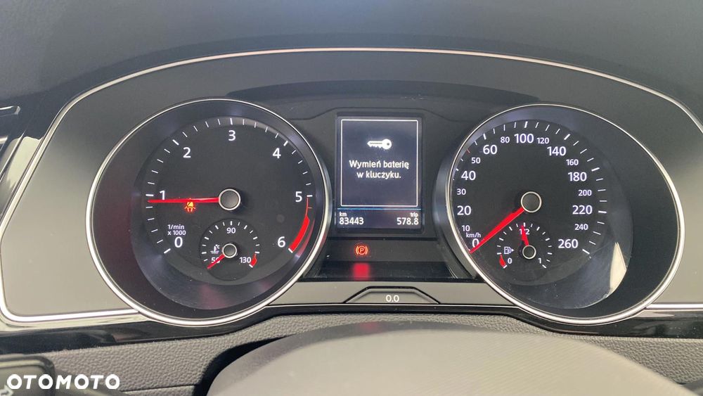 Volkswagen Passat - 16