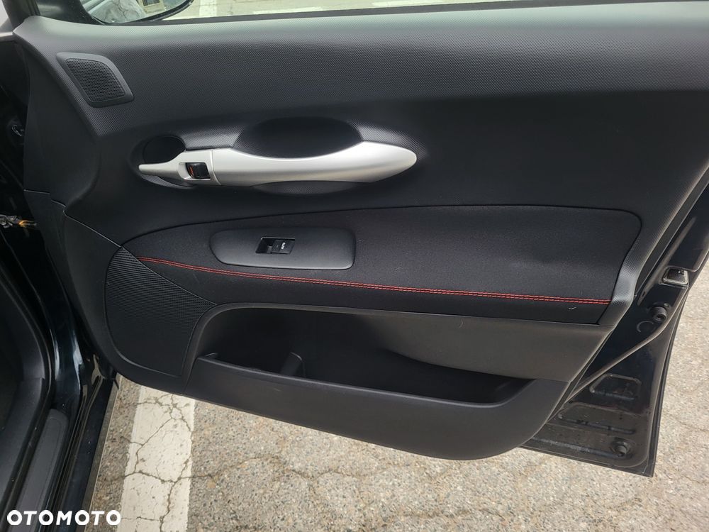 Toyota Auris 2.0 D-4D Prestige - 16