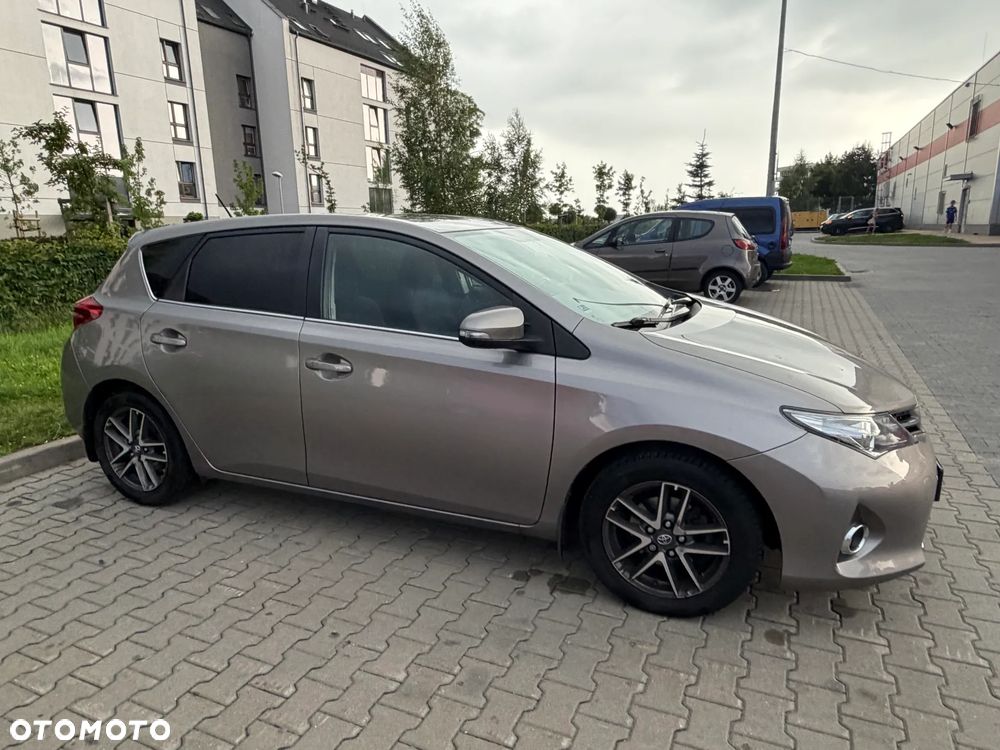 Toyota Auris 1.6 Premium Comfort - 6