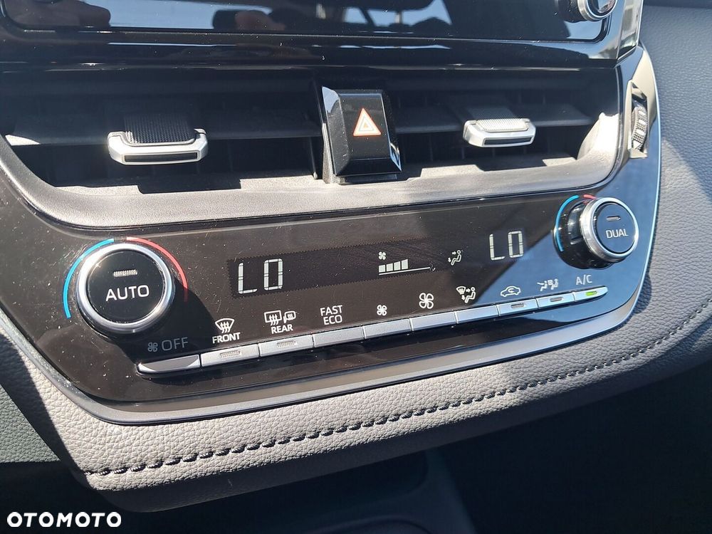 Toyota Corolla - 24