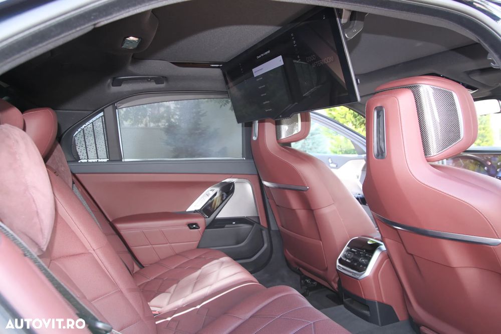 BMW Seria 7 - 32