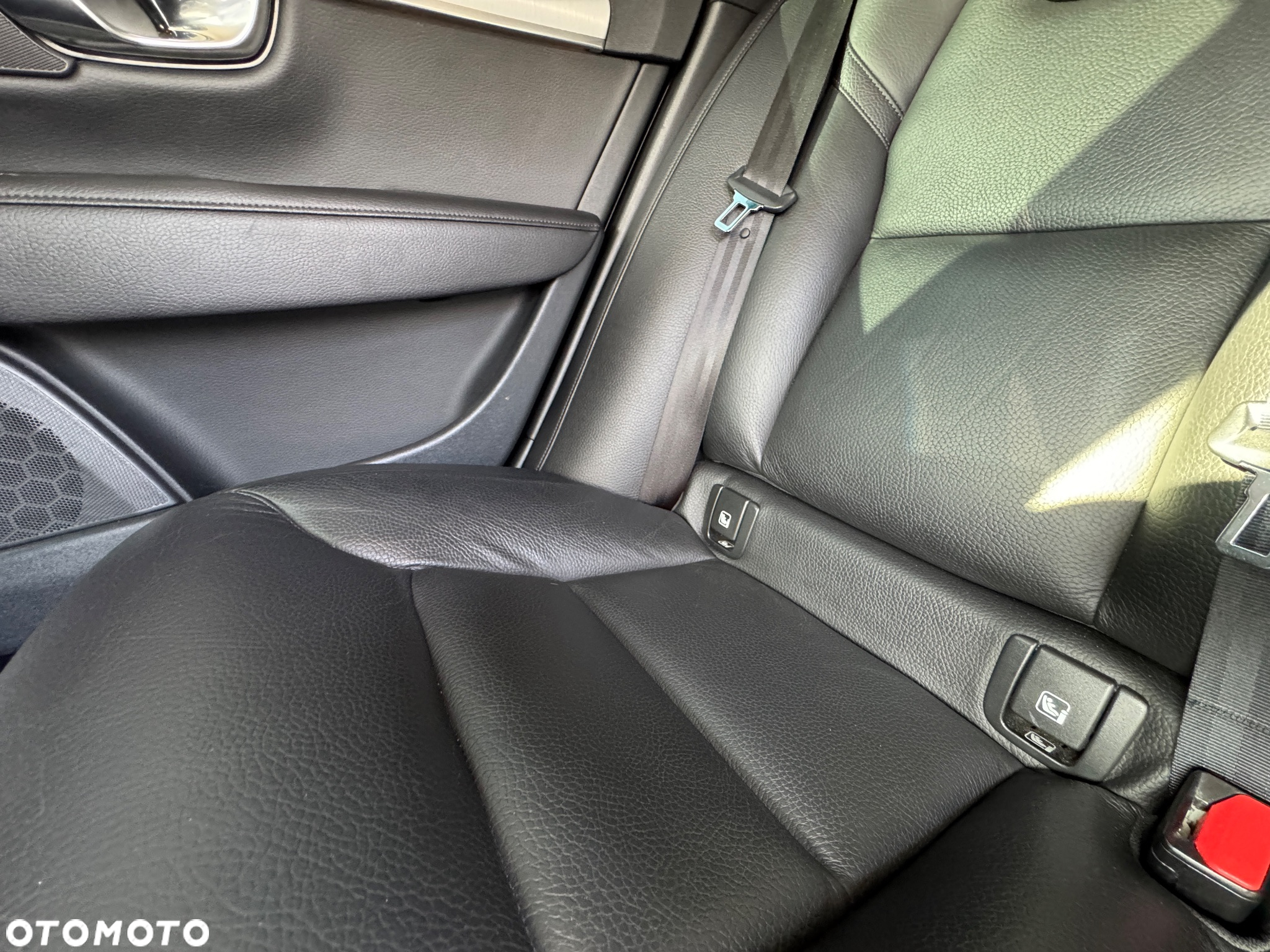 Volvo V90 D5 AWD Geartronic Momentum Pro - 29