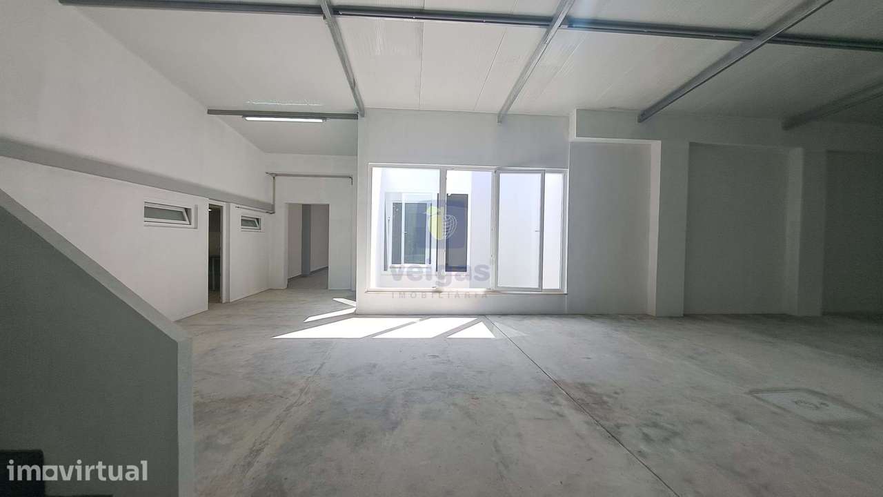 Armazém para Venda na Baixa da Banheira - Grande imagem: 3/18