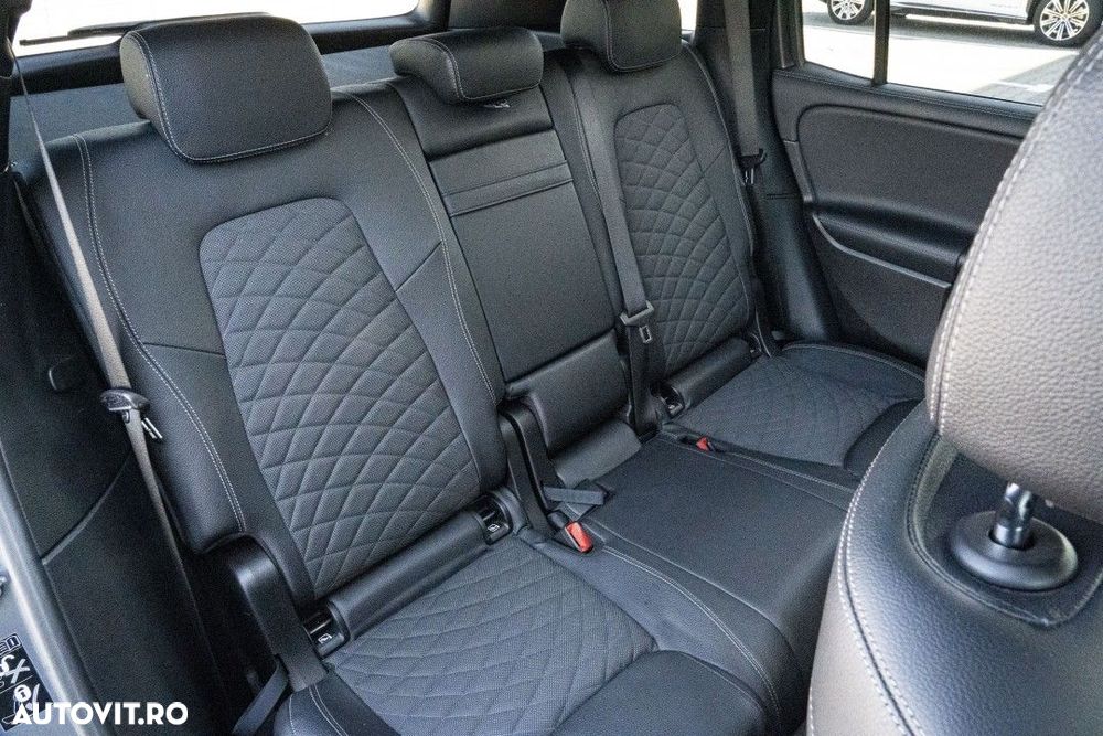 Mercedes-Benz GLB - 13