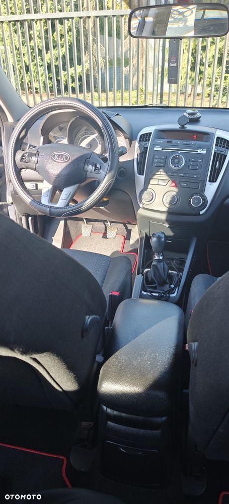 Kia Ceed - 7