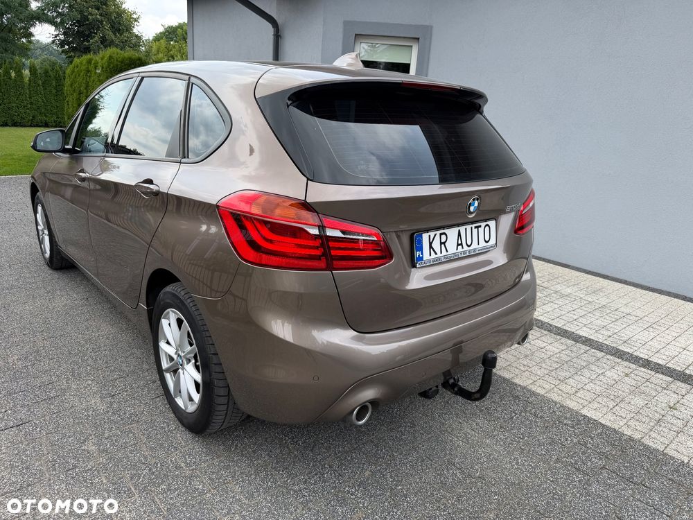 BMW Seria 2 218d - 3