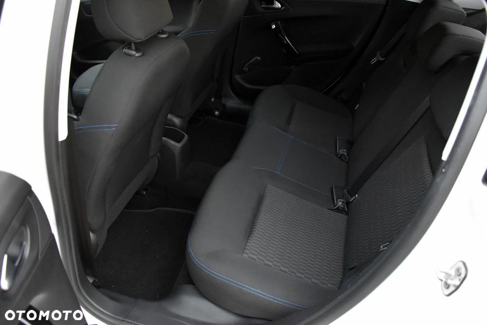 Peugeot 208 - 7