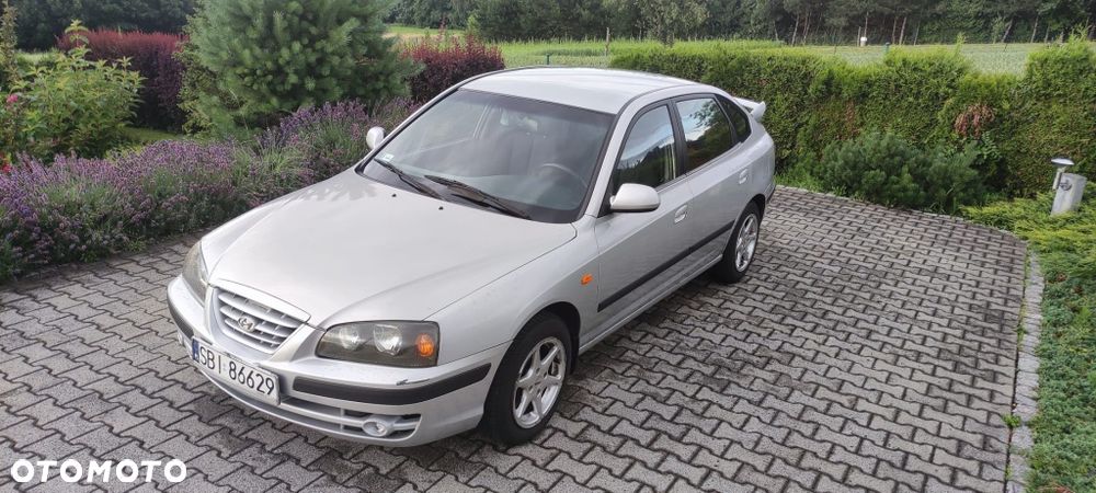 Hyundai Elantra - 1