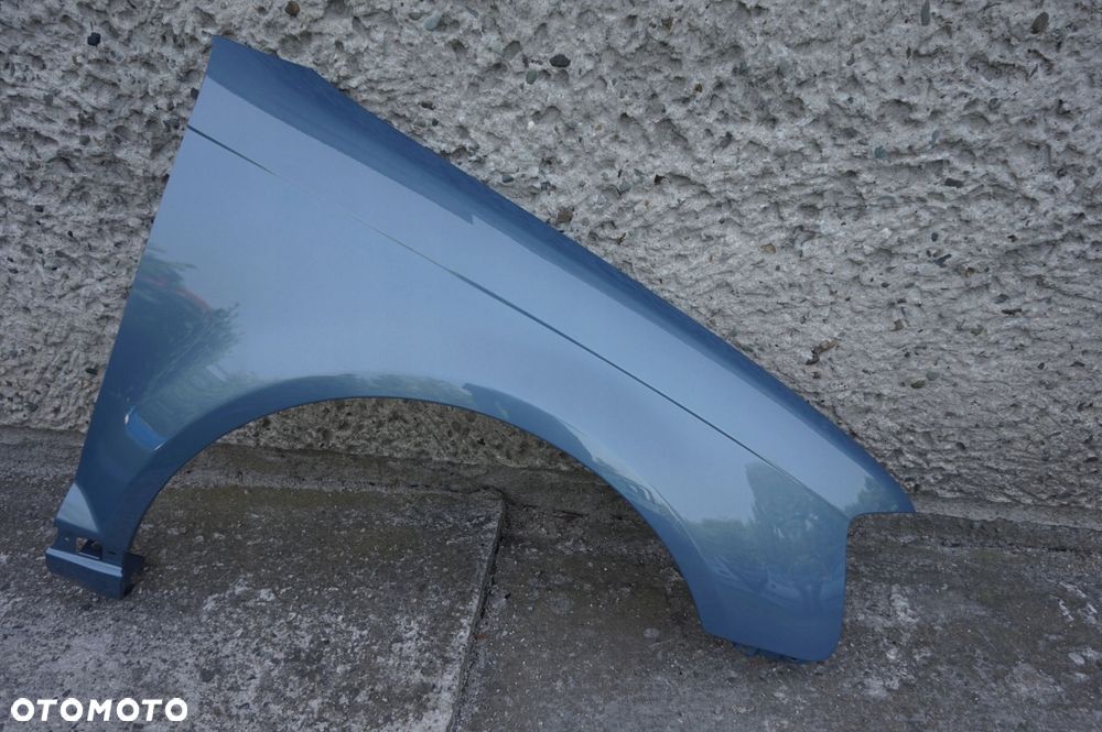 BŁOTNIK PRZEDNI PRAWY AUDI A3 8P LIFT LX5X 08/12r