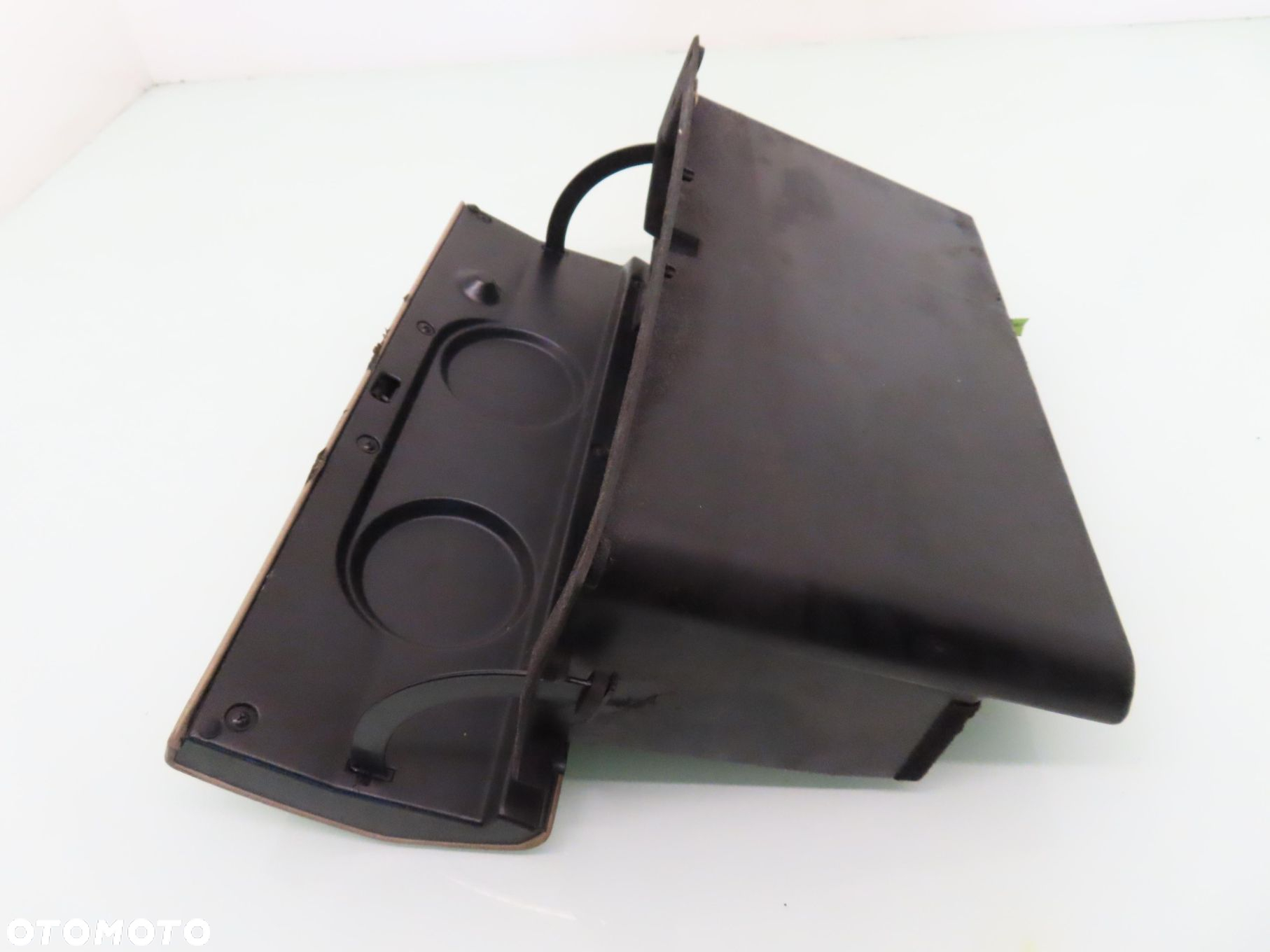 SCHOWEK PASAZERA VOLVO 850 9132989 - 6